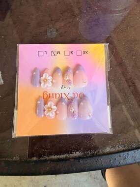 Da Xiang Press-On Nails Floral French Tip Size M